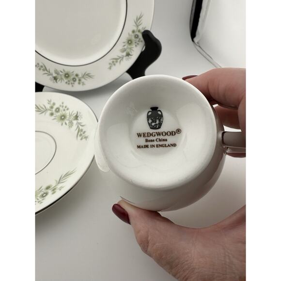 Wedgwood "Westbury" Bone China Trio Tea Set Silver Gilding Footed Cup - Picture 6 of 9